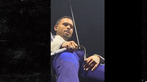 chris brown dickpic|Chris Browns Massive Bulge Goes Viral After Dancer Twerked。